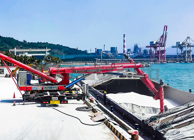 800-5000 DWT 150-500 t/h Skrutkový lodný vykladač namontovaný na vozidle